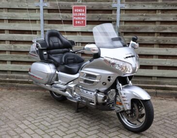 # MZ-PG-09 Honda GL1800 Airbag en navigatie