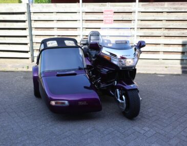 # MY-70-HS Honda GL1500 EML 2001 zijspan
